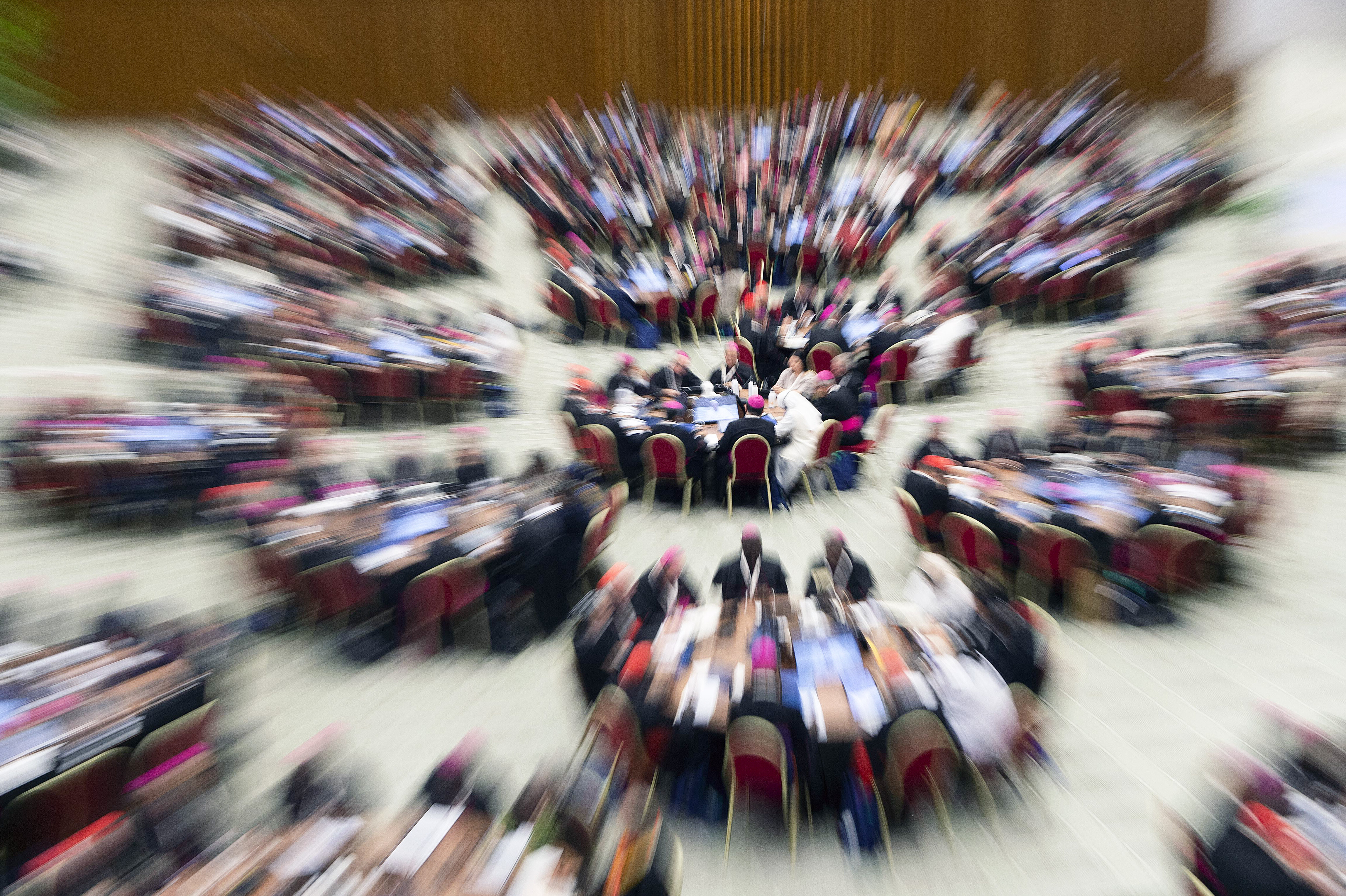 Teilnehmer bei der Eröffnung der letzten Phase der Weltsynode am 2. Oktober 2024 im Vatikan.